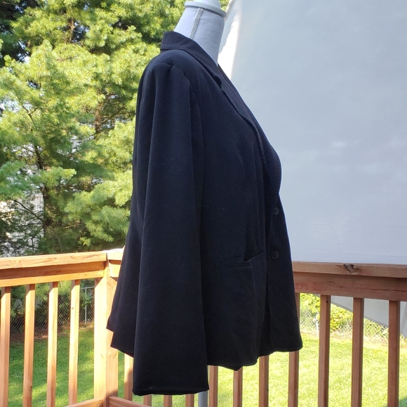 Black shoulder pad suit jacket coat blazer - Picture 6 of 7